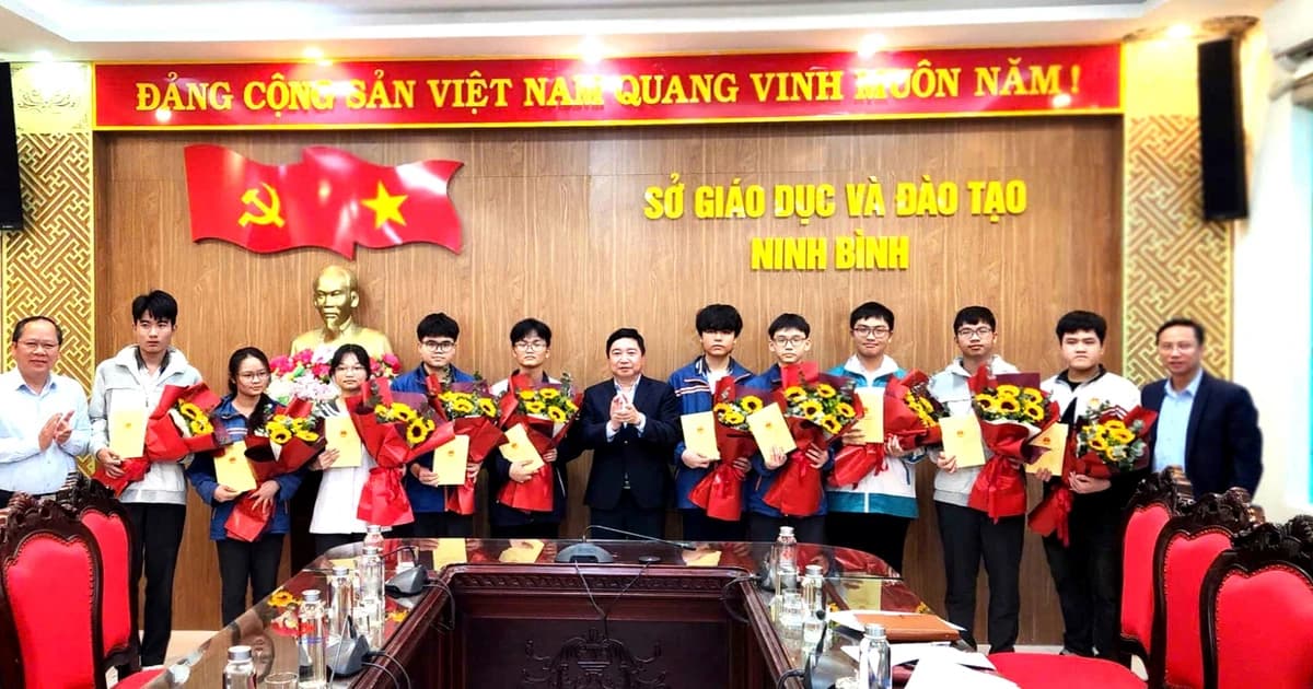 Ba học sinh Ninh Bình vào đội tuyển Olympic 2026