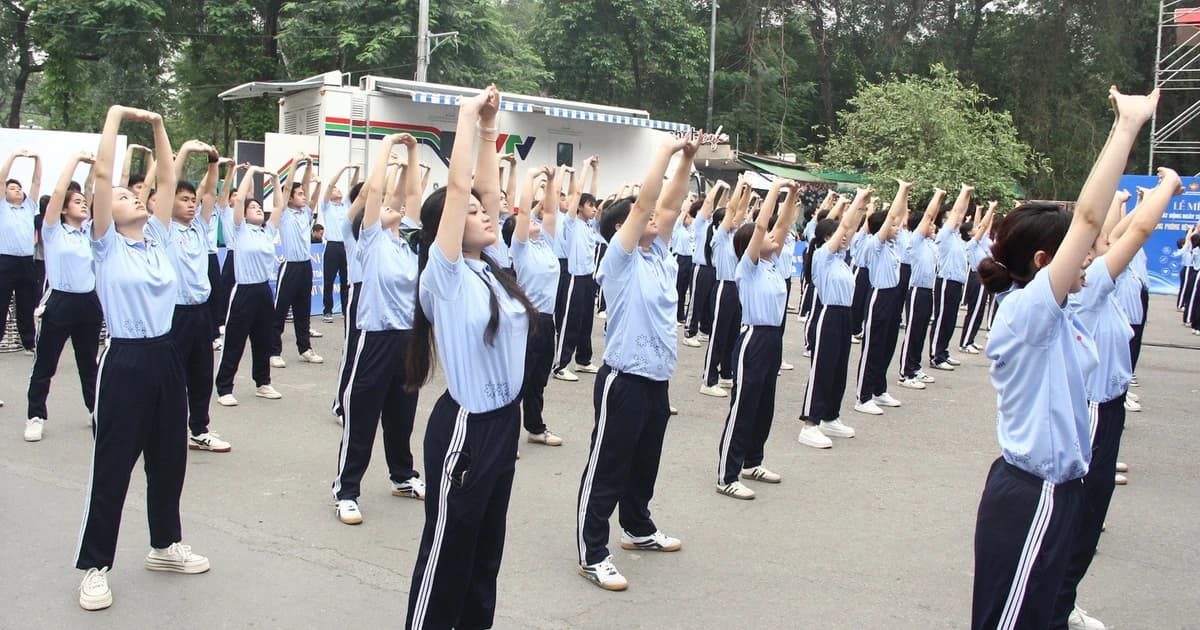 Giảng viên, sinh viên y học cổ truyền lan tỏa thông điệp Ngày Sức khỏe toàn dân