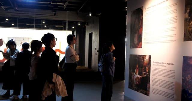 Triển lãm Bóng hình em - vần thơ anh: Nghệ thuật cổ điển ‘tái xuất’ trong định dạng đương đại