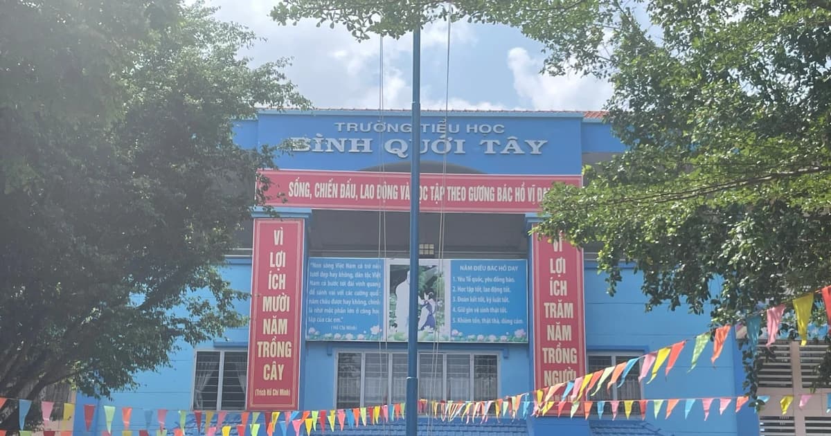 Hơn 100 học sinh ở TPHCM nghi ngộ độc thực phẩm