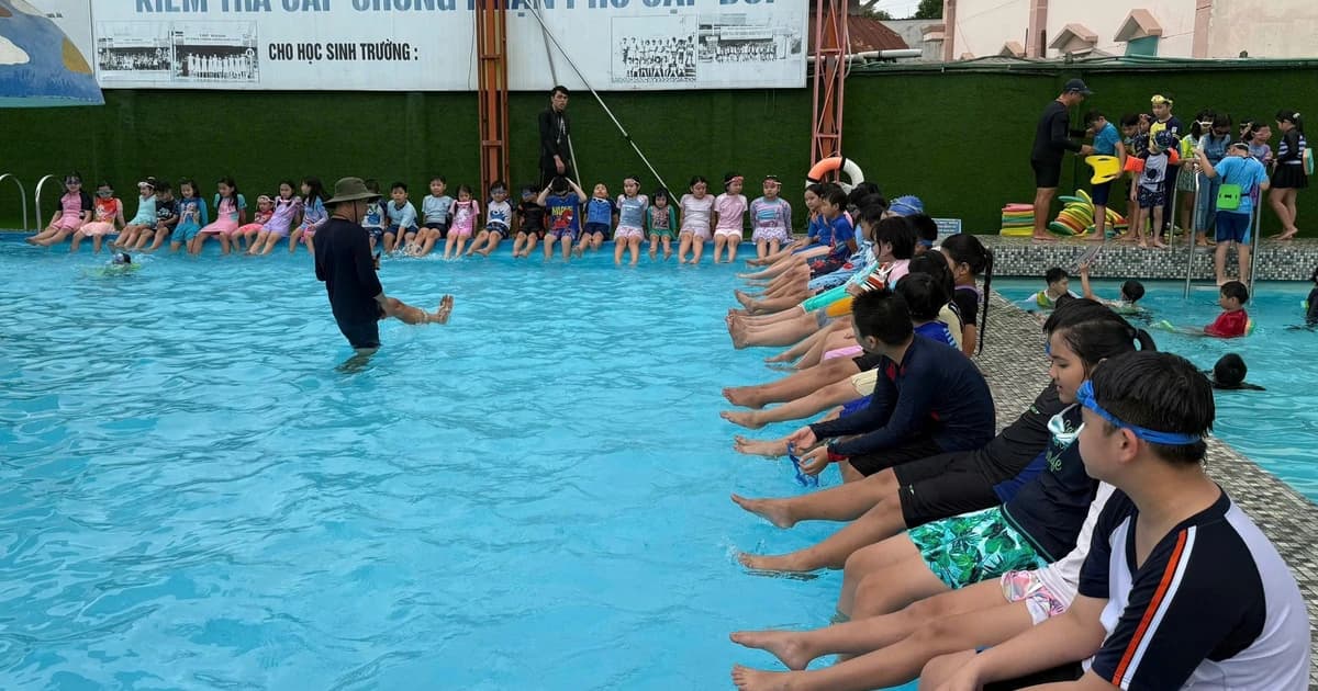Hơn 50% học sinh THCS, THPT tại TPHCM biết bơi