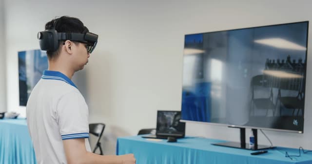 Tìm lời giải cho giáo dục thời trí tuệ nhân tạo