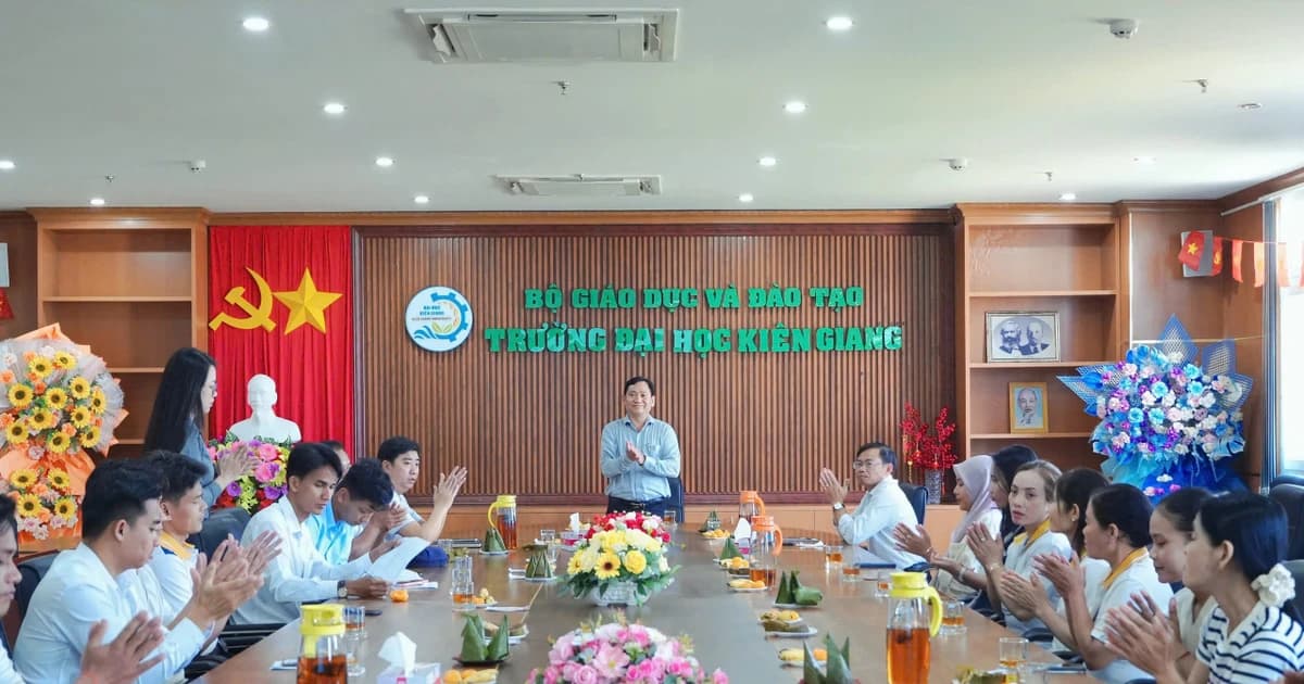 Gắn kết yêu thương Tết Chôl Chnăm Thmây ở Trường Đại học Kiên Giang