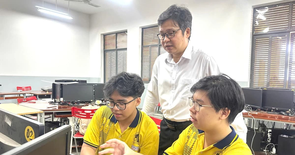 Học sinh ứng dụng AI vào thiết kế thuốc
