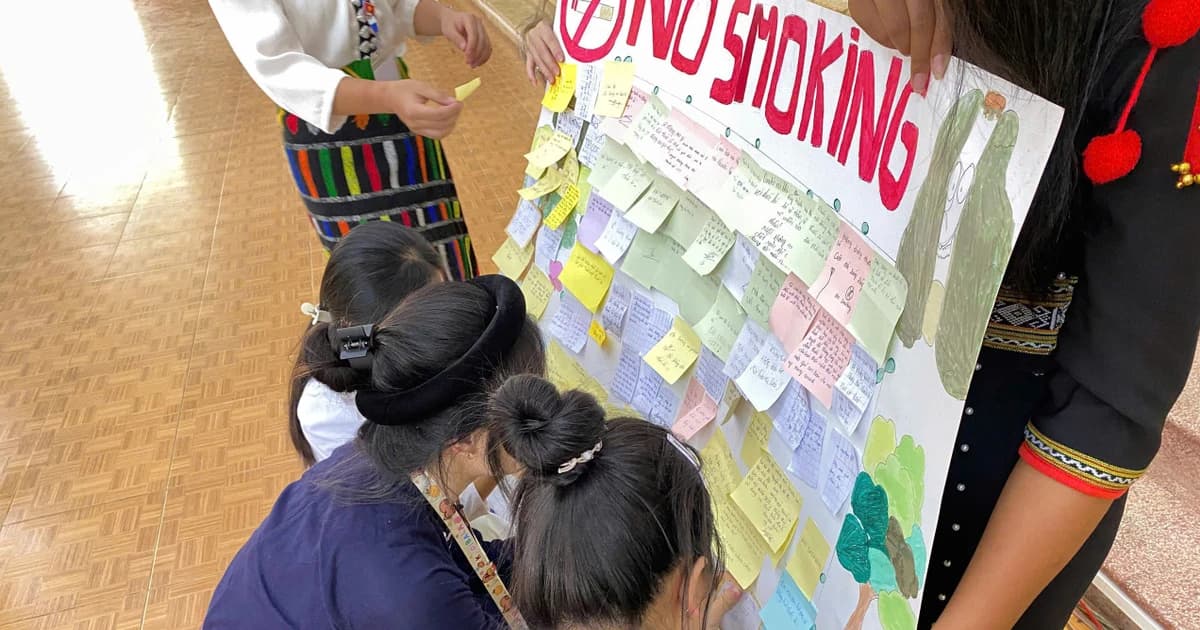 Nhà trường và gia đình cùng tạo 'lá chắn' ngăn chặn khói thuốc lá