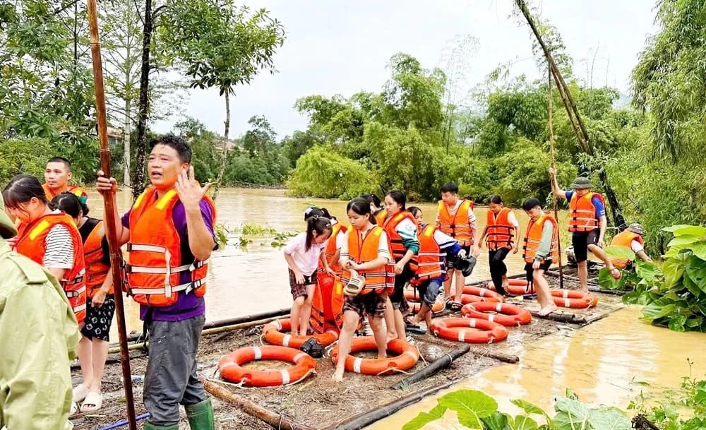 Tăng cường ‘lá chắn’ tâm lý học đường sau thiên tai