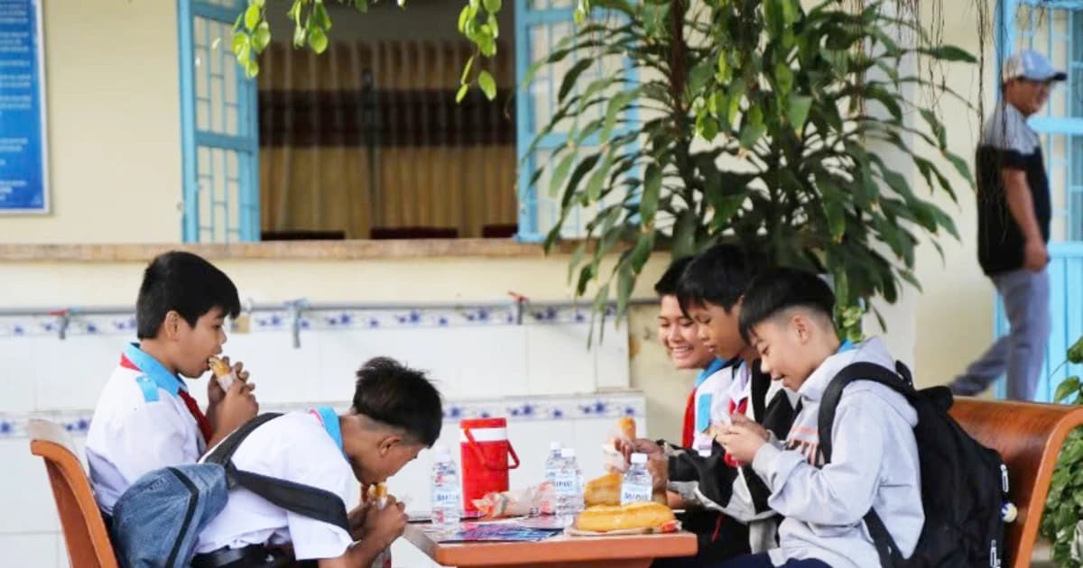 'Bữa sáng 0 đồng' gieo mầm ý thức pháp luật học đường