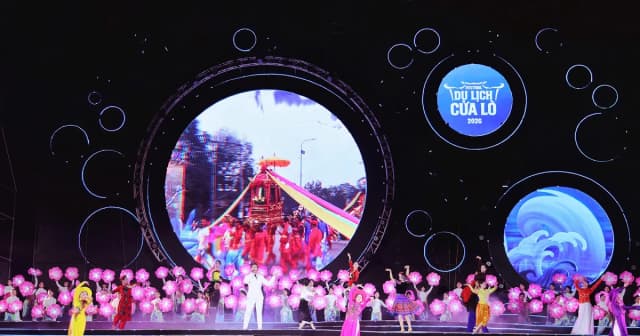 Nghệ An khai mạc Festival du lịch Cửa Lò, vinh danh Đô thị du lịch sạch ASEAN