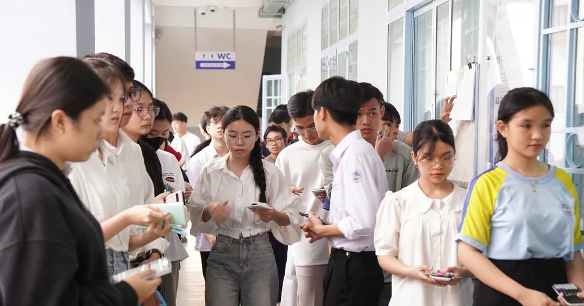 Nhìn lại 5 năm kỳ thi tốt nghiệp THPT (2021 - 2025): Bức tranh phân hóa qua điểm thi môn Toán
