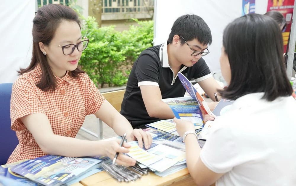 Ngày hội hướng nghiệp 'tiếp sức' học sinh trước mùa tuyển sinh 2026
