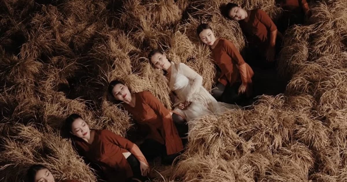 Đổi lời ca khúc 'Người Việt mình thương nhau' trong đêm nhạc 'Âm vang Tổ quốc'