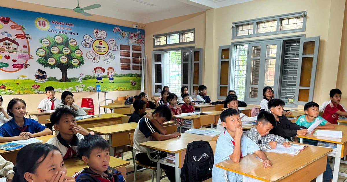 Tiền tăng giờ của giáo viên ở Điện Biên: Nơi chi ngân sách, chỗ bỏ tiền túi