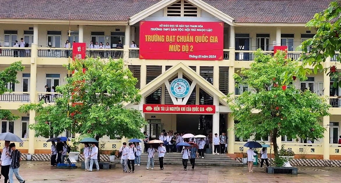 Cô giáo miền núi ‘mách nước’ bí quyết đạt điểm cao môn Văn, Lịch sử