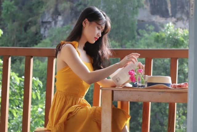 Từ trang sách: Nửa như đọng lại...