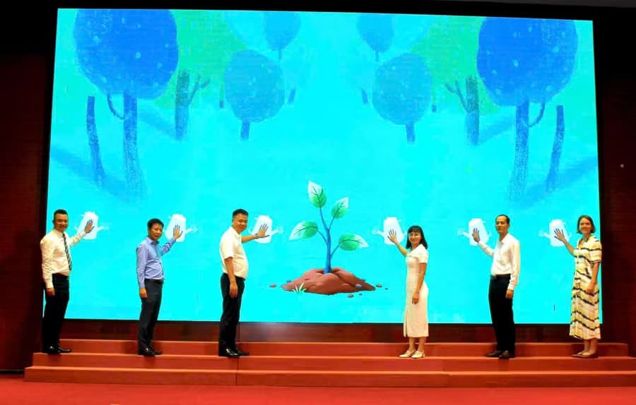 Bàn giao vườn ươm và tổng kết chiến dịch 'Học đường Xanh - Gieo mầm tương lai'
