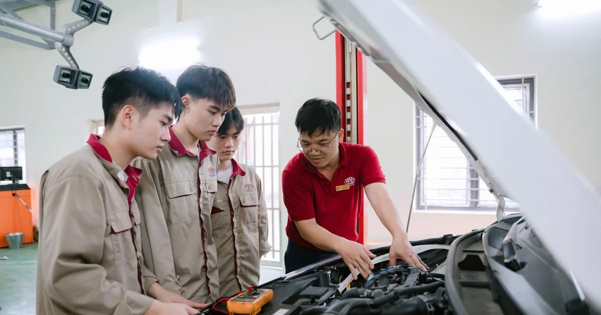 Trường nghề trong bối cảnh mới: Tuyển sinh gắn liền tuyển dụng