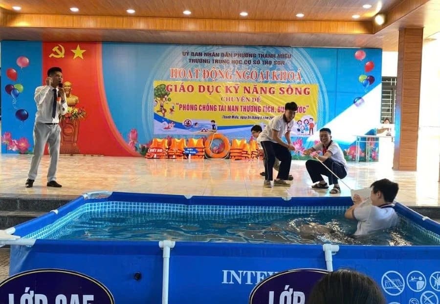 Trang bị kỹ năng an toàn cho học sinh trong phòng chống đuối nước