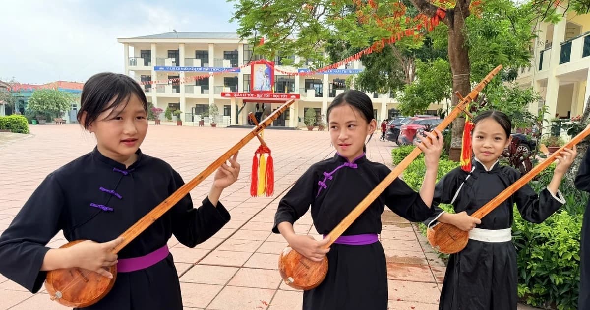 Học sinh vùng cao Quảng Ninh gìn giữ hát then, đàn tính