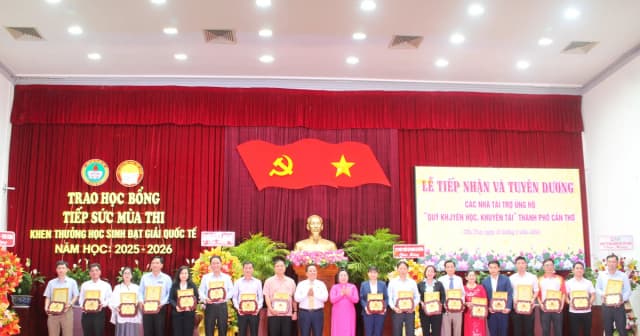 TP Cần Thơ vận động trên 12 tỉ đồng 'Quỹ khuyến học, khuyến tài'