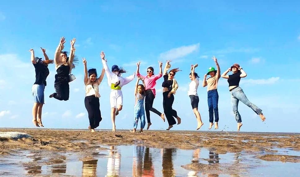 Sinh viên thiết kế 'Cà Mau AI tour - Hệ thống Hướng dẫn viên ảo du lịch'