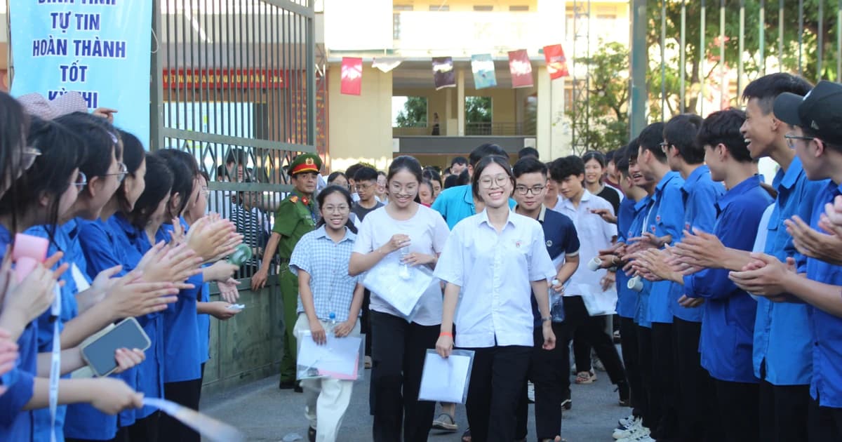 Nhiều thay đổi trong đề Tiếng Anh chuyên Hà Tĩnh, thí sinh đánh giá khó