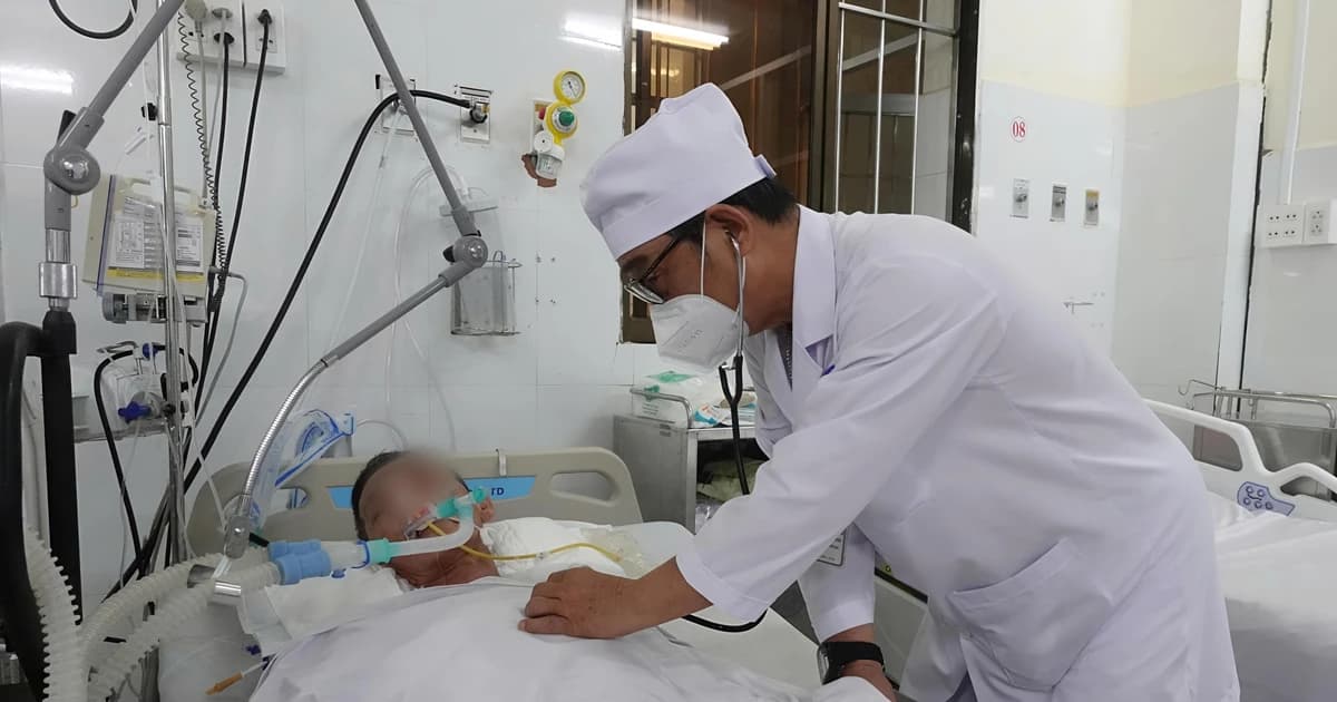 Uống rượu mua ở tiệm tạp hóa, một người ở Cà Mau tử vong
