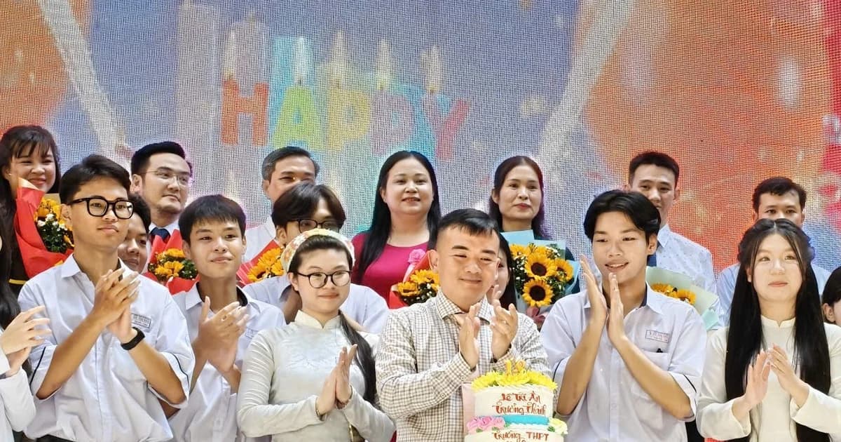 Hiệu trưởng gửi gắm học sinh chữ ‘Tĩnh’ trước kỳ thi tốt nghiệp THPT