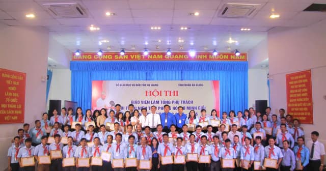 An Giang biểu dương, khen thưởng 66 giáo viên Tổng phụ trách Đội giỏi