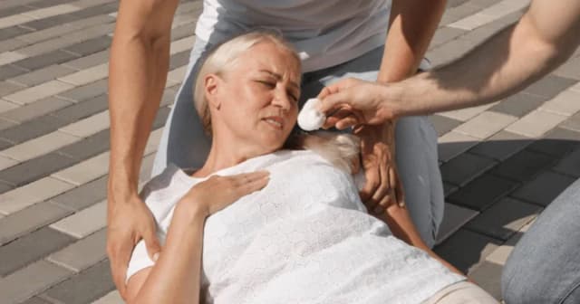 Cách nhận biết say nắng và sốc nhiệt