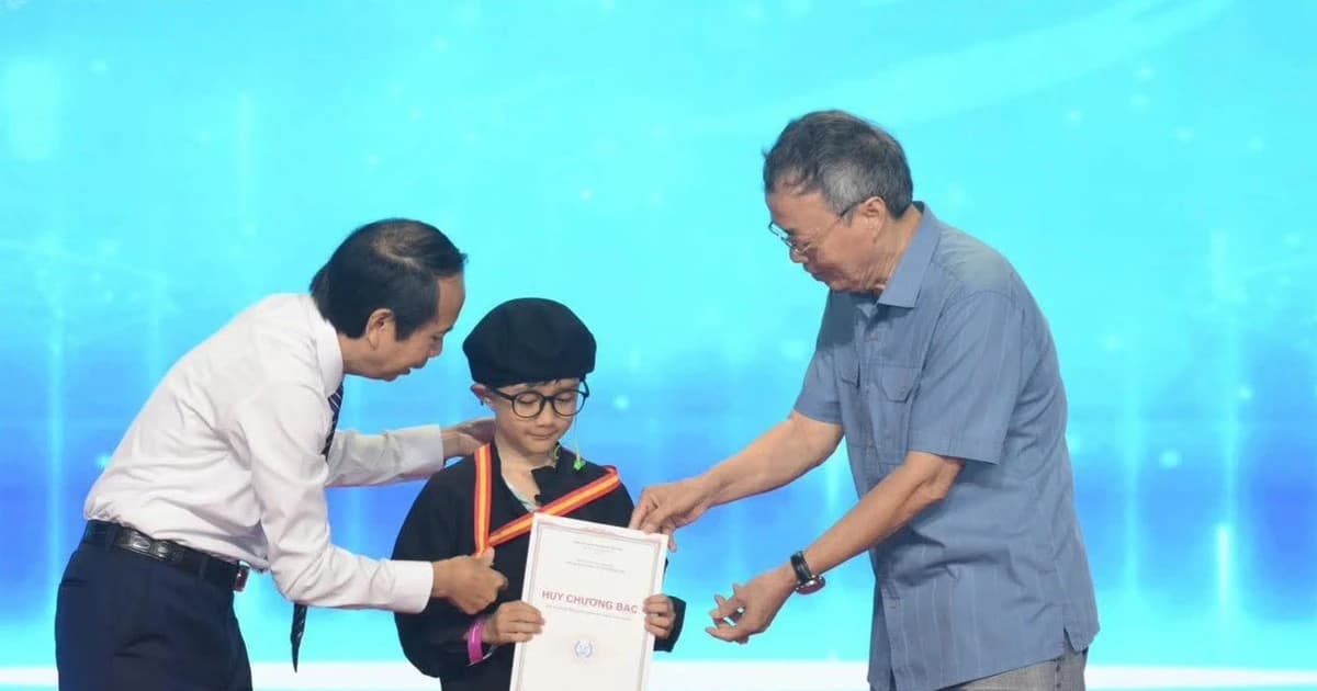 Tuyên Quang thưởng lớn học sinh, giáo viên đạt giải quốc tế
