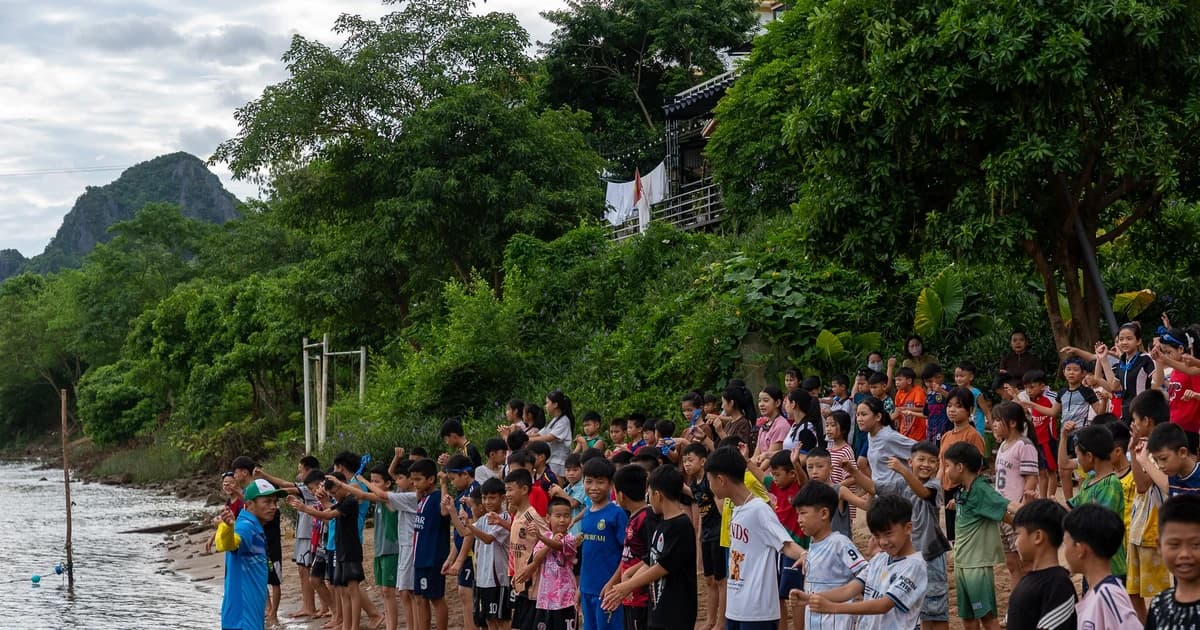 Trang bị kỹ năng bơi và an toàn dưới nước cho 1.000 trẻ em Quảng Trị