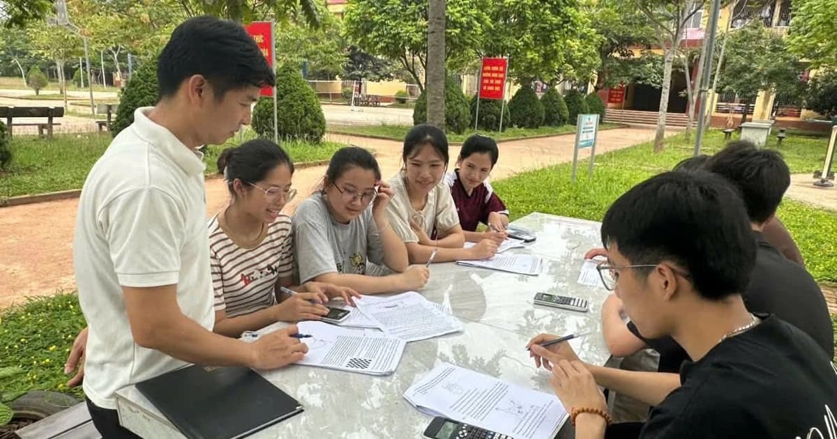 Thầy cô 'tiếp lửa' cho sĩ tử Tuyên Quang trước Kỳ thi tốt nghiệp THPT 2026