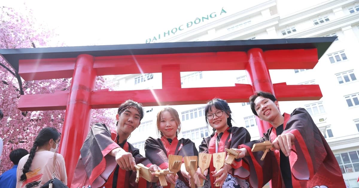 'Chinh phục' doanh nghiệp nhờ ngoại ngữ, năng lực văn hóa và trải nghiệm quốc tế