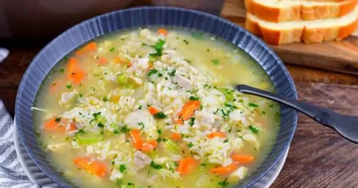 Ăn cơm chan canh: Thói quen nhỏ quyết định sức khỏe