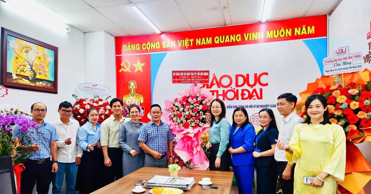 Sở GD&ĐT TPHCM chúc mừng Báo Giáo dục và Thời đại dịp 21/6