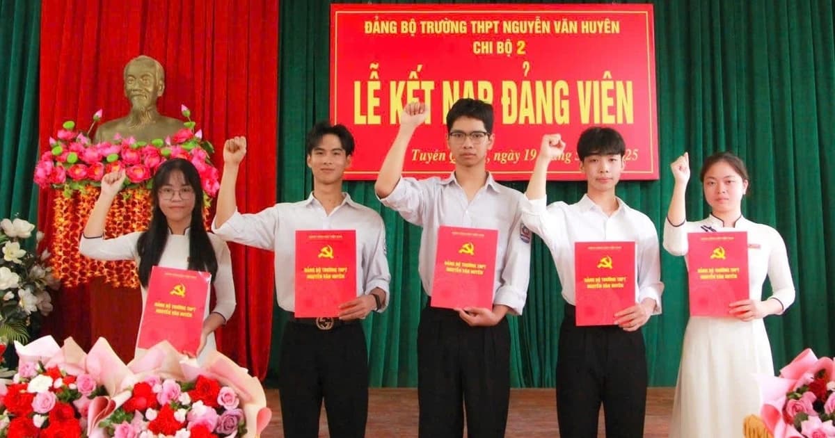 Ươm 'hạt giống đỏ' trong trường học: Lan tỏa lý tưởng sống đẹp cho thế hệ trẻ