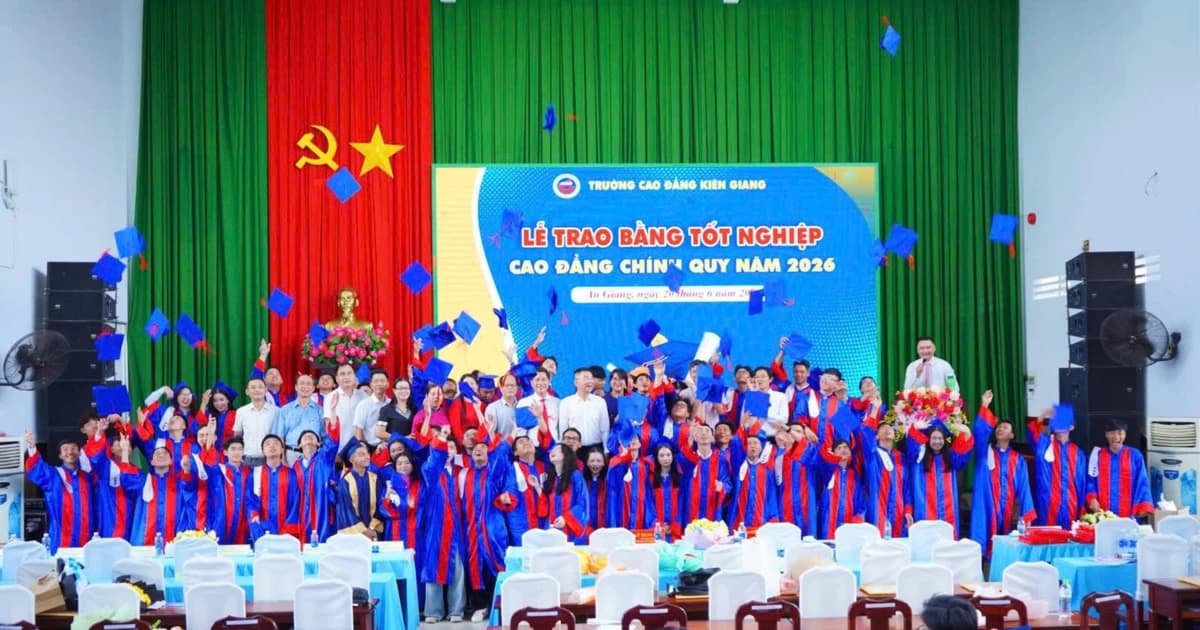 722 tân kỹ sư, cử nhân Trường Cao đẳng Kiên Giang nhận bằng tốt nghiệp