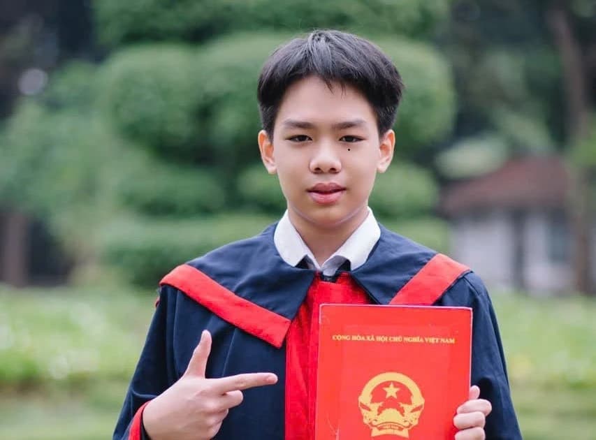 Tự hào ngôi trường 30 năm tuổi có 142 học sinh đỗ lớp 10 chuyên