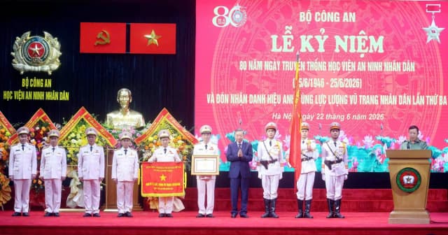 Tổng Bí thư, Chủ tịch nước Tô Lâm trao tặng danh hiệu Anh hùng cho Học viện An ninh nhân dân