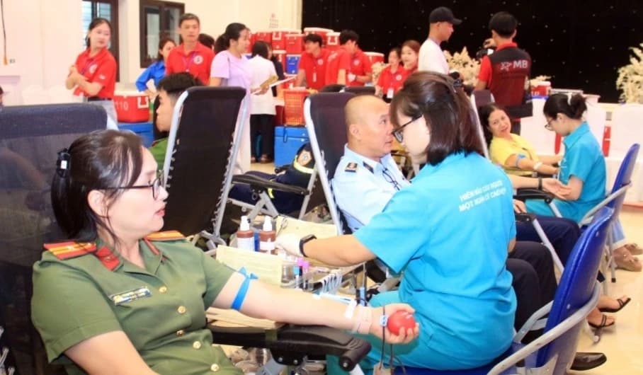 Sơn La tiếp nhận hơn 1.000 đơn vị máu từ 'Hành trình Đỏ'