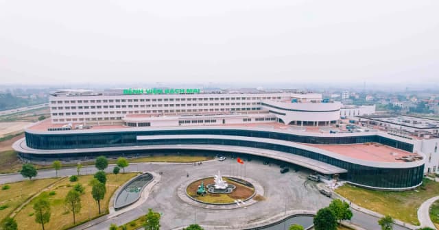 Bệnh viện Bạch Mai cơ sở Ninh Bình khám, cấp thuốc miễn phí cho hơn 5.000 người dân