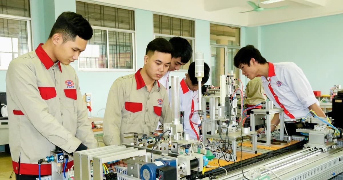 Giải bài toán thất nghiệp thanh niên qua đào tạo song hành thực học, thực nghiệp