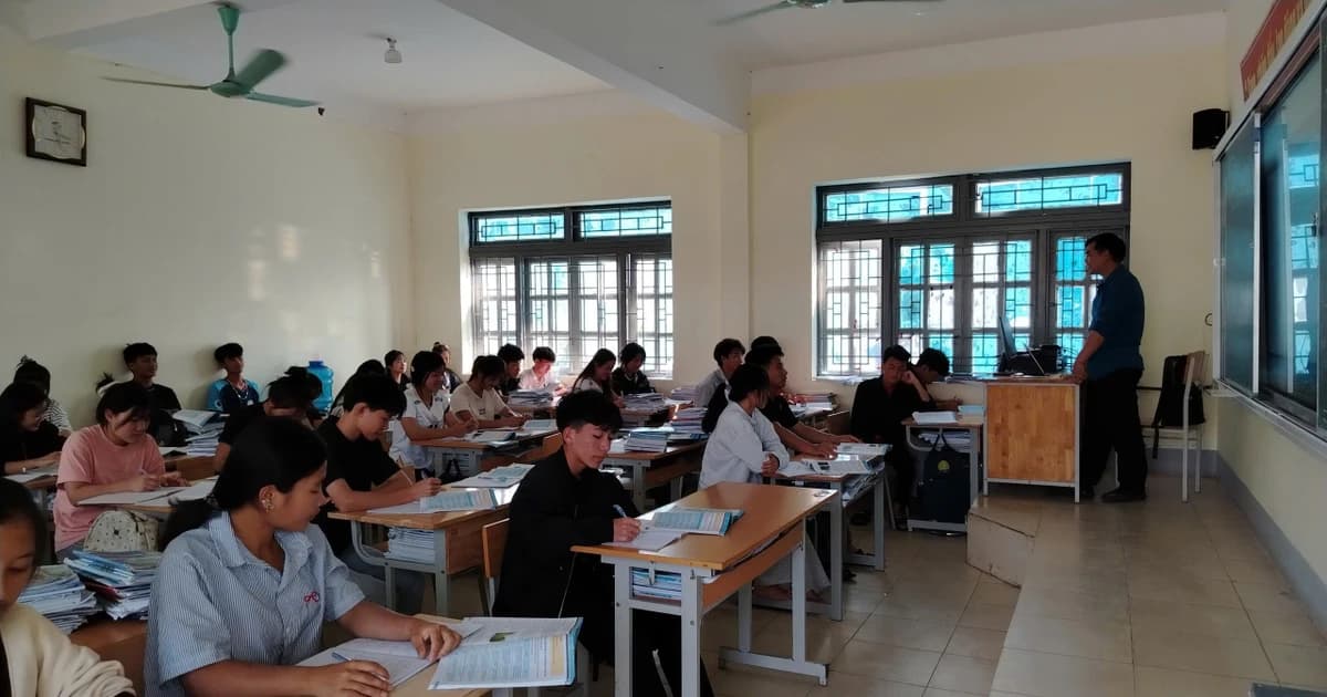 Trường PTDTNT THPT Ka Lăng: Để mỗi ngày đến trường là một ngày hạnh phúc