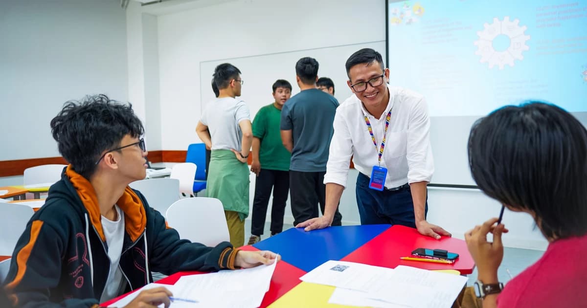 Tốt nghiệp đại học sớm: Thách thức từ đào tạo dựa trên năng lực