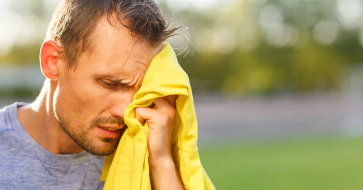 8 bí quyết đơn giản thoát khỏi tình trạng ra mồ hôi nhiều