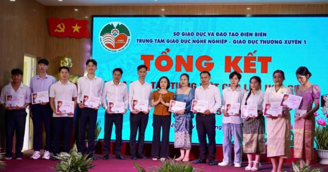 Điện Biên tổng kết đào tạo tiếng Việt cho 68 lưu học sinh Bắc Lào