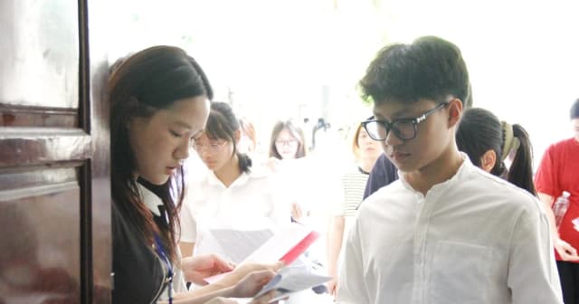 Thí sinh không nên chỉ dựa vào phổ điểm để đăng ký nguyện vọng