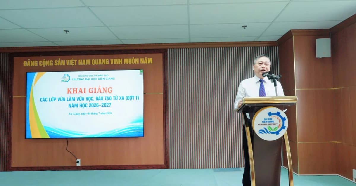 Trường ĐH Kiên Giang khai giảng các lớp vừa làm vừa học, đào tạo từ xa