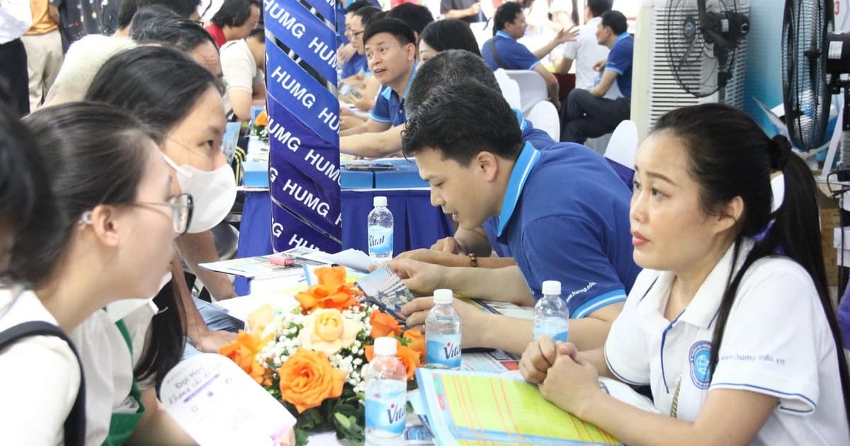 Dự báo điểm chuẩn nhiều trường đại học giảm nhẹ
