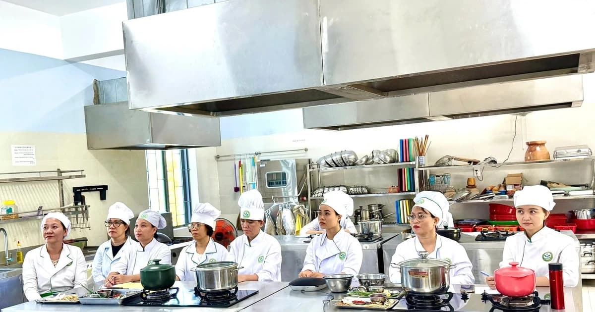 Học từ người làm nghề